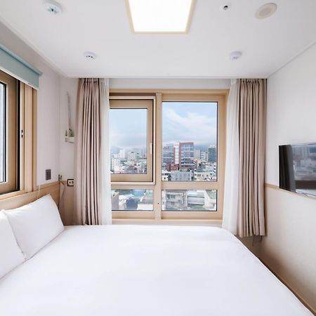 Hotel Kenny Seogwipo Eksteriør billede