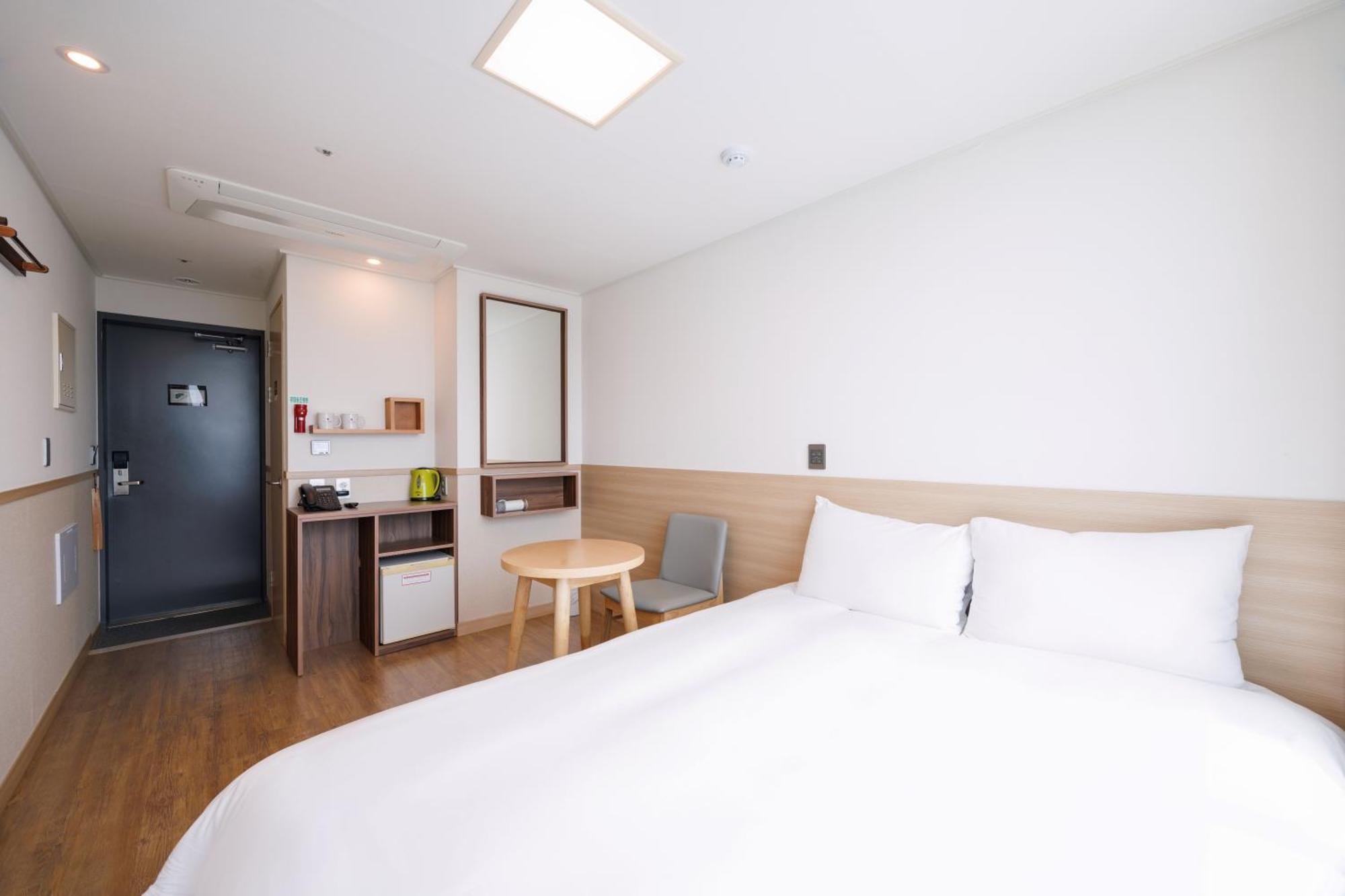 Hotel Kenny Seogwipo Eksteriør billede