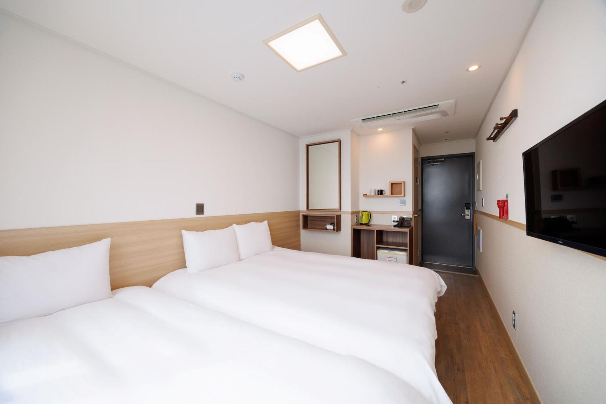Hotel Kenny Seogwipo Eksteriør billede