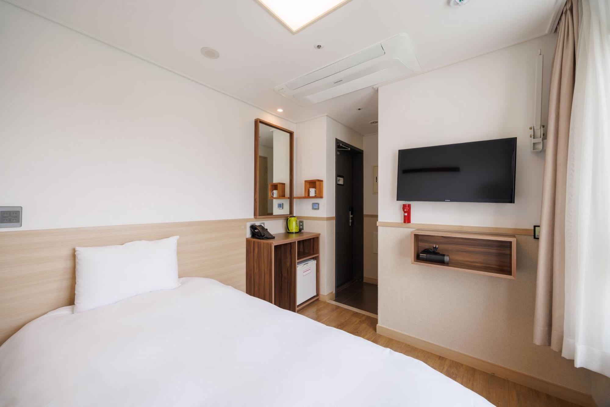 Hotel Kenny Seogwipo Eksteriør billede