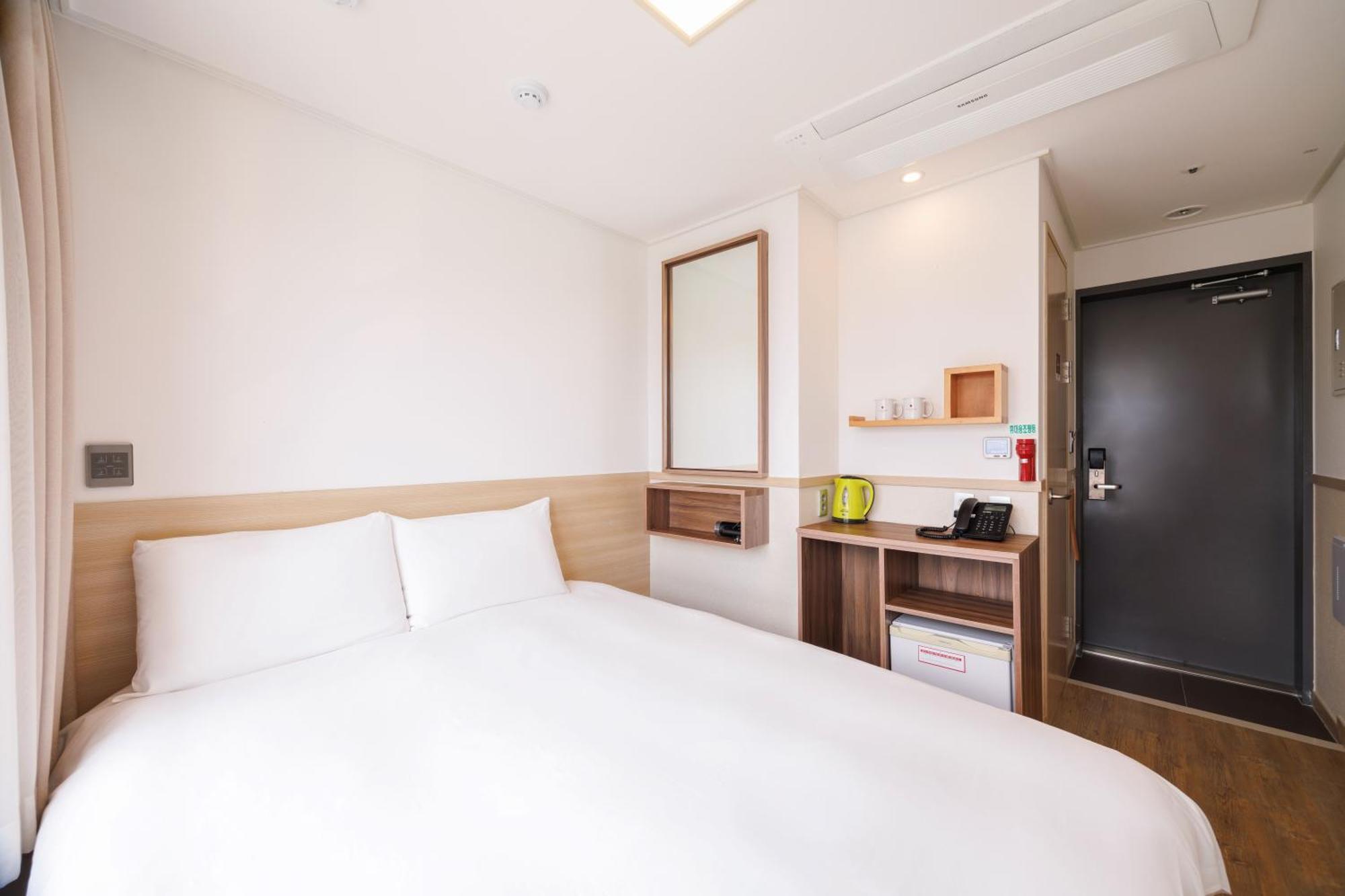 Hotel Kenny Seogwipo Eksteriør billede