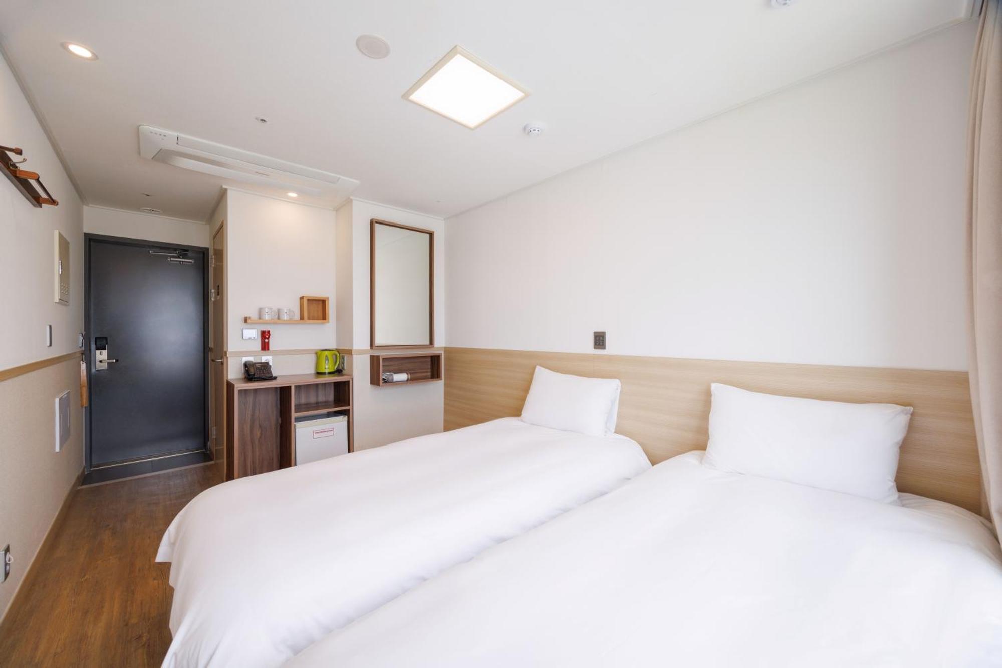 Hotel Kenny Seogwipo Eksteriør billede